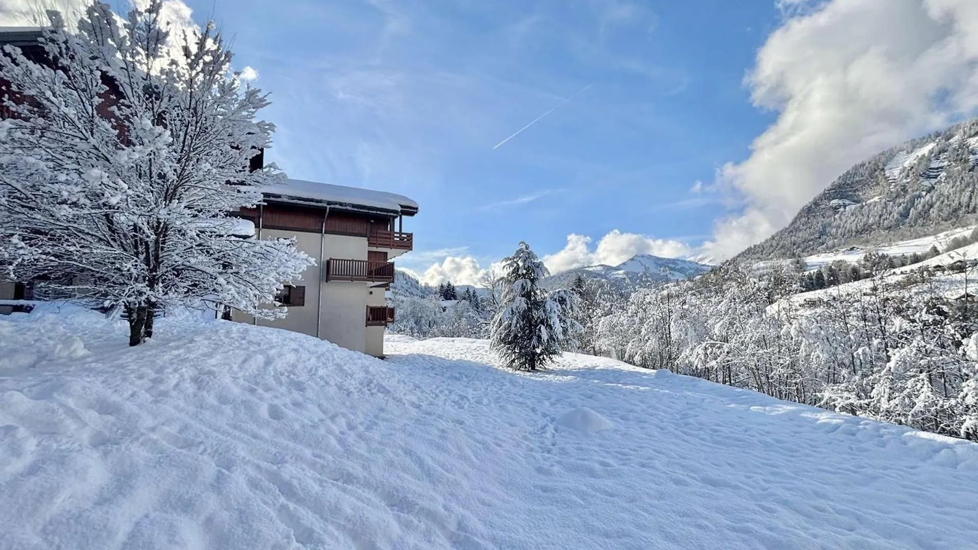 Appartement 6 Pers. A Flumet Avec Piscine, Parking Et Animaux Admis - Fr-1-603-114