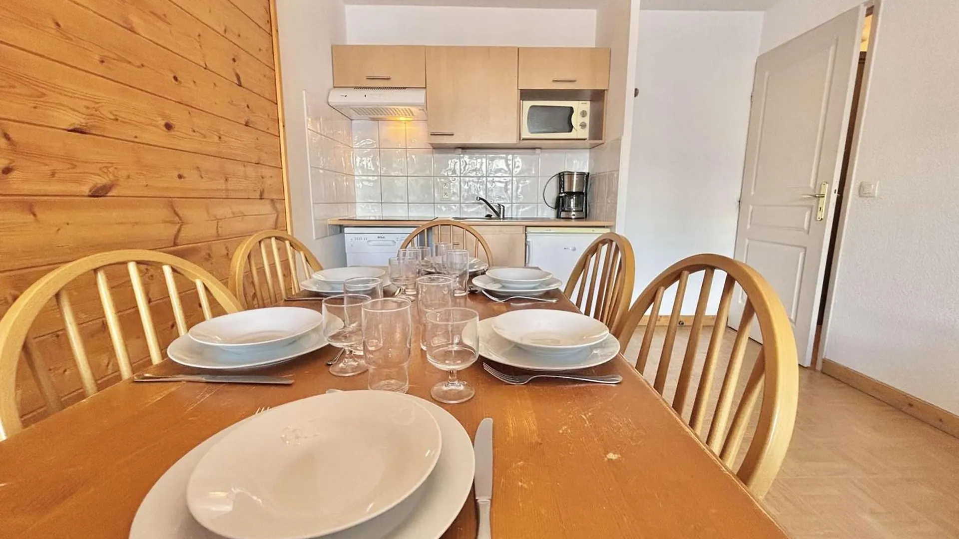 Appartement 6 Pers. A Flumet Avec Piscine, Parking Et Animaux Admis - Fr-1-603-114 0*,